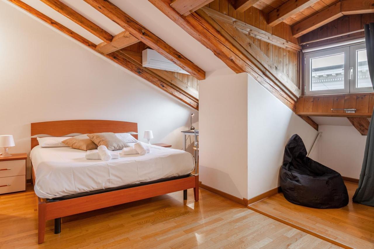 Rifugio Hemingway, Trieste Centro Con Parcheggio Exterior photo